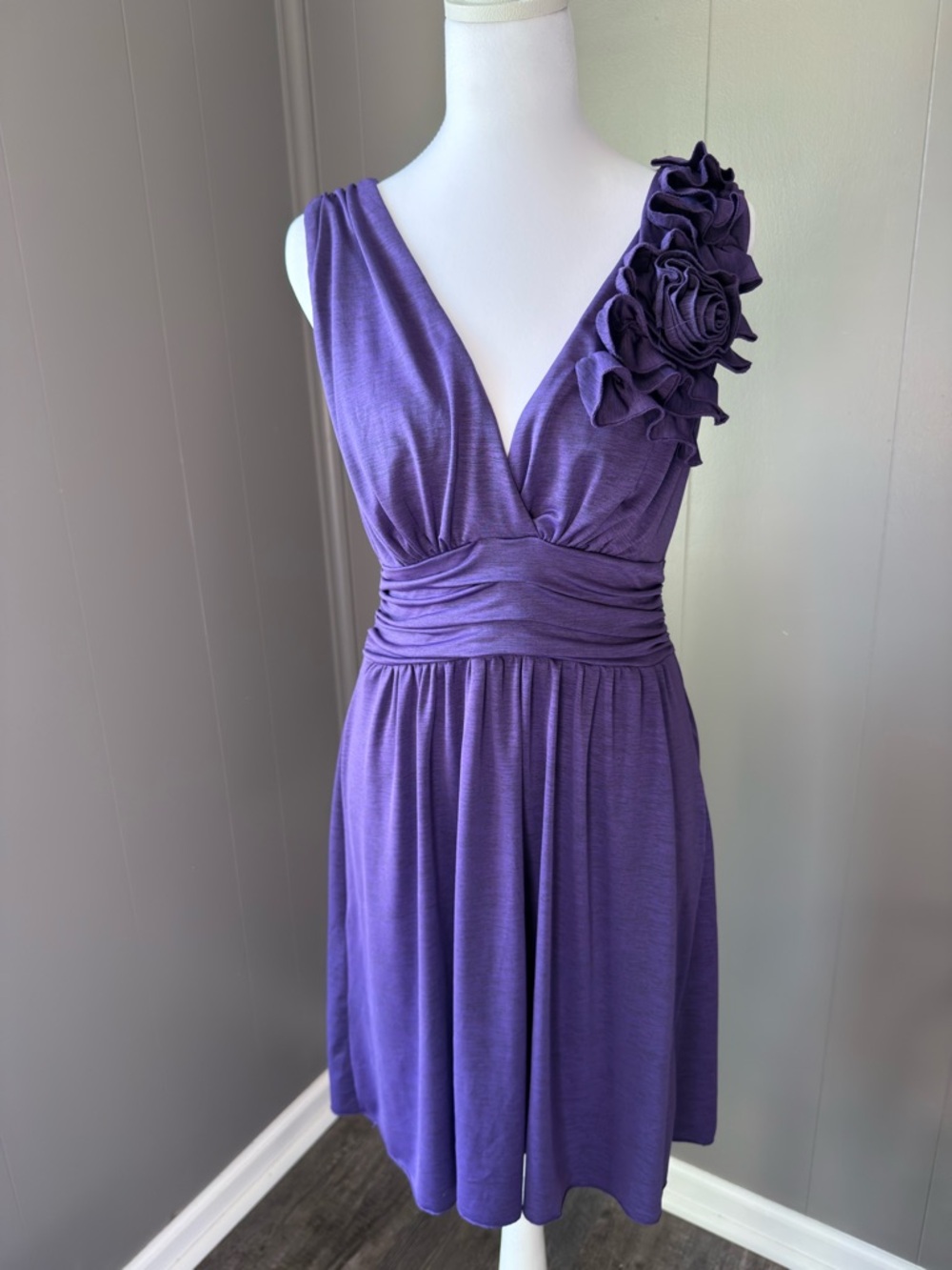 Speechless Violet One-Shoulder Rosette V-Neck Midi Dress